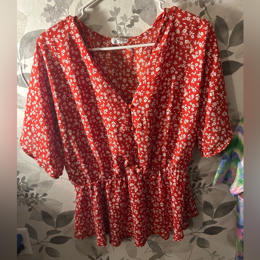 Sienna Sky Peplum Top with buttons size Large